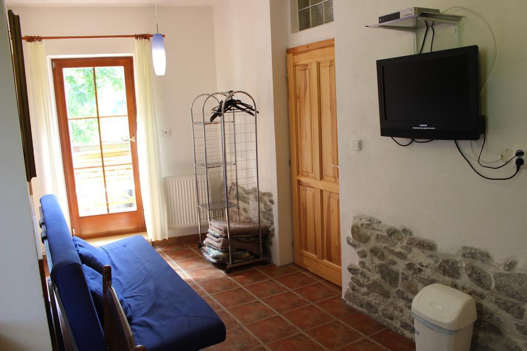 Penzion Gomelska Apartment Horni Stropnice Bagian luar foto