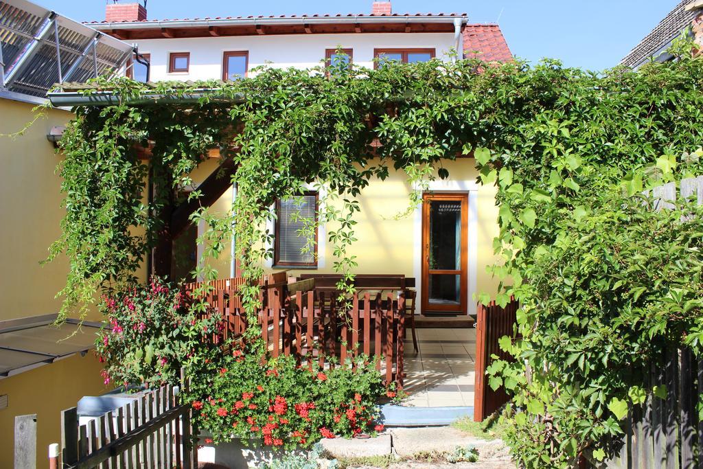 Penzion Gomelska Apartment Horni Stropnice Bagian luar foto