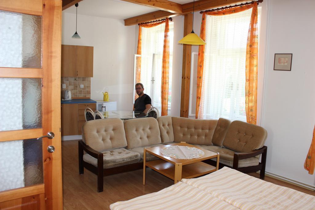 Penzion Gomelska Apartment Horni Stropnice Bagian luar foto